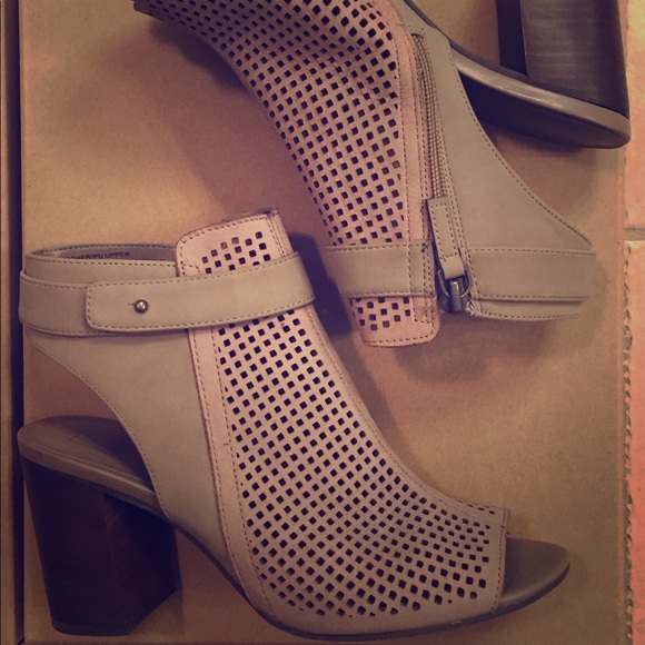 14th & Union Open toe bootie. Size 7. - Picture 1 of 3